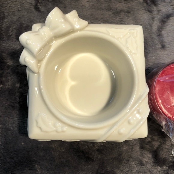 LENNOX‎ for the holidays Yuletide glow lights present tea light holder - Picture 7 of 7